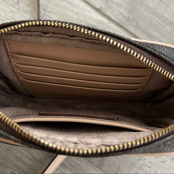 Michael Kors Logo Crossbody - Picture 10 of 11